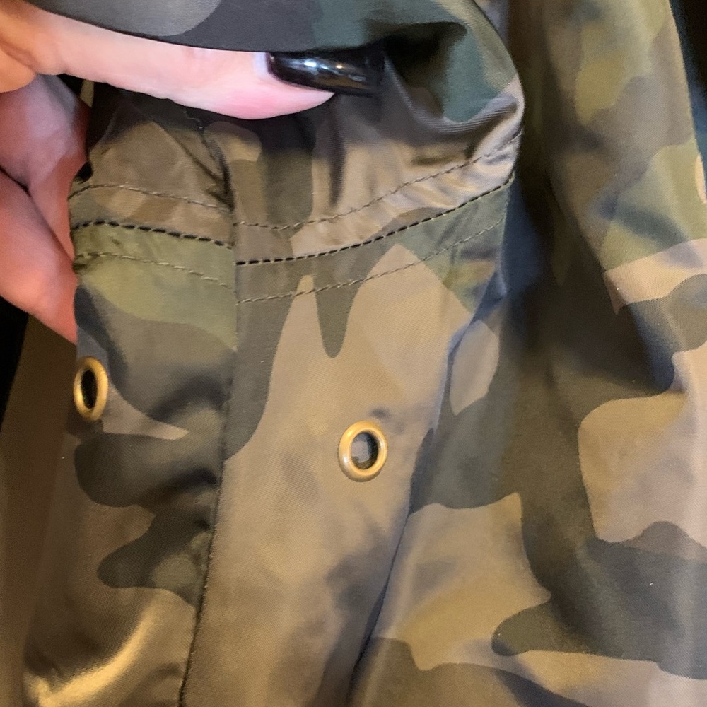 Lucky Brand camouflage hooded winter coat with faux fur trim - Picture 6 of 14